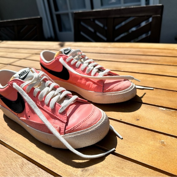 Women’s Nike Shoes - Picture 4 of 4